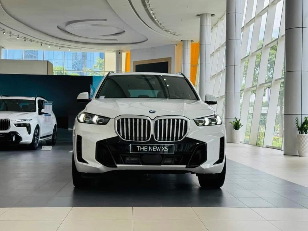 Giá xe BMW X5 mới nhất tháng 5/2026: 3,709 tỷ đồng