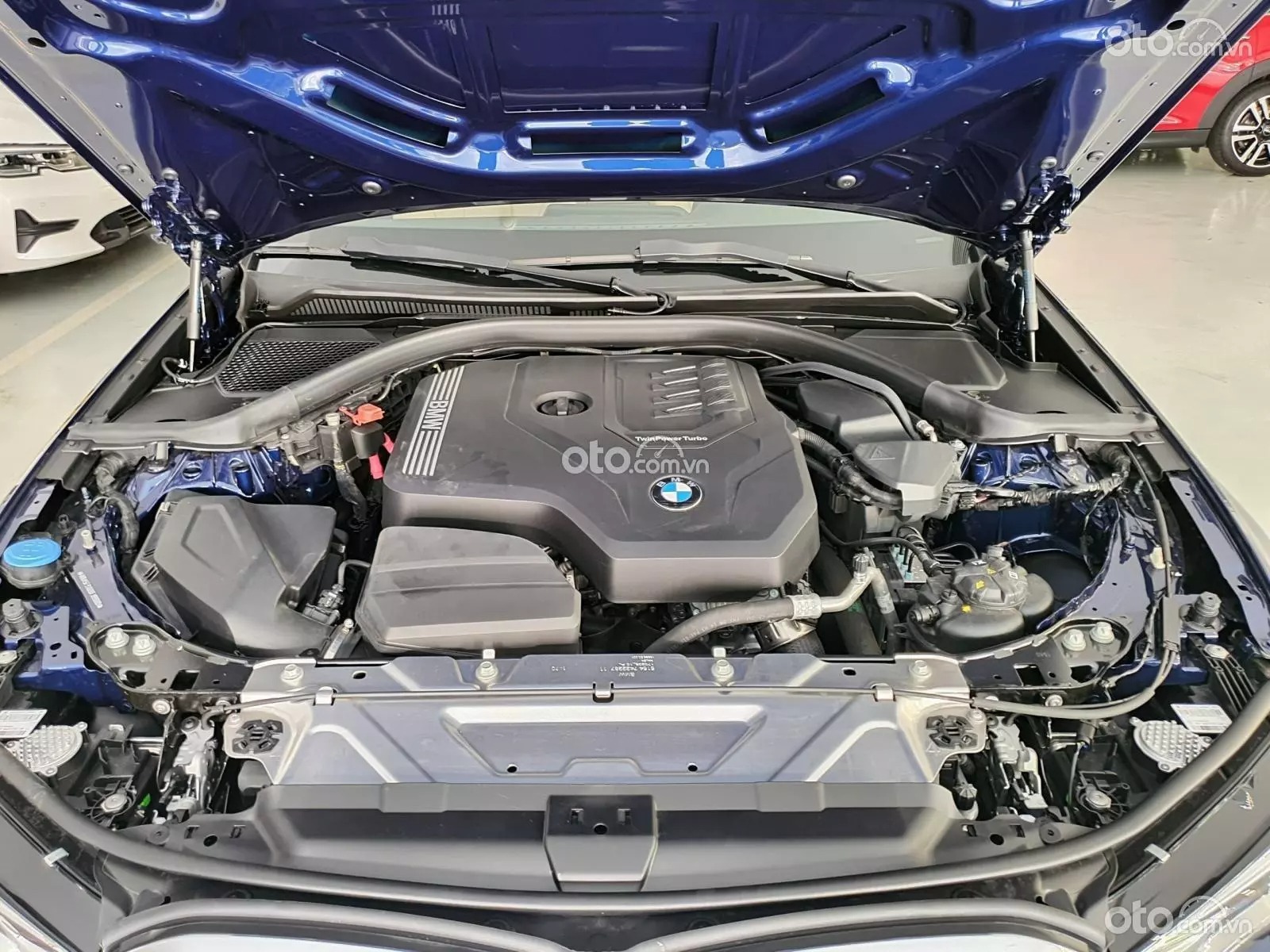 Động cơ xe BMW 320i