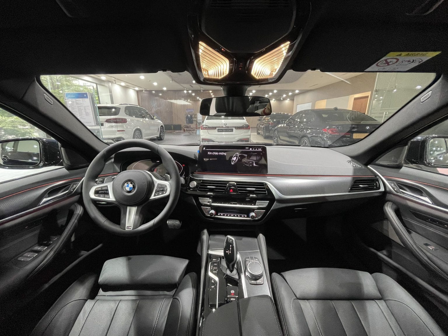 Nội thất BMW 520i M Sport 2026