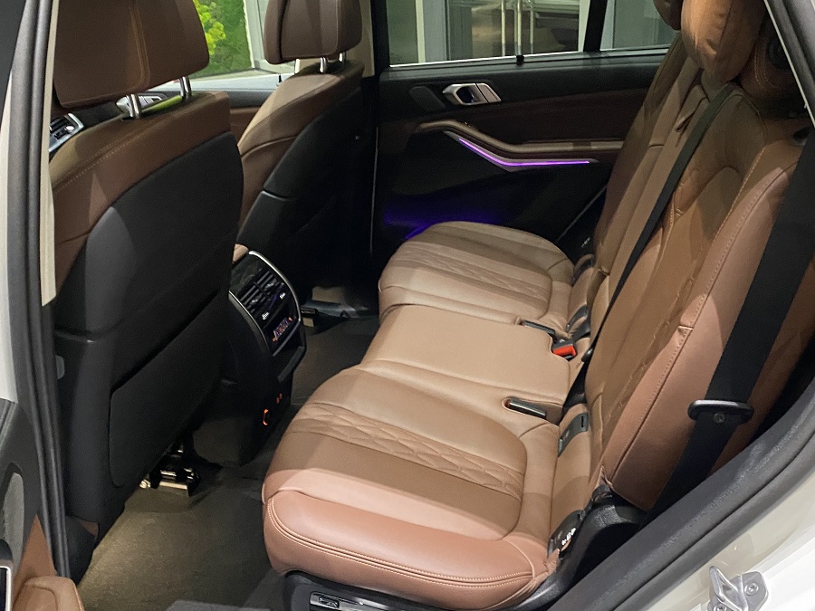 Nội thất BMW X5 sang trọng với vật liệu cao cấp