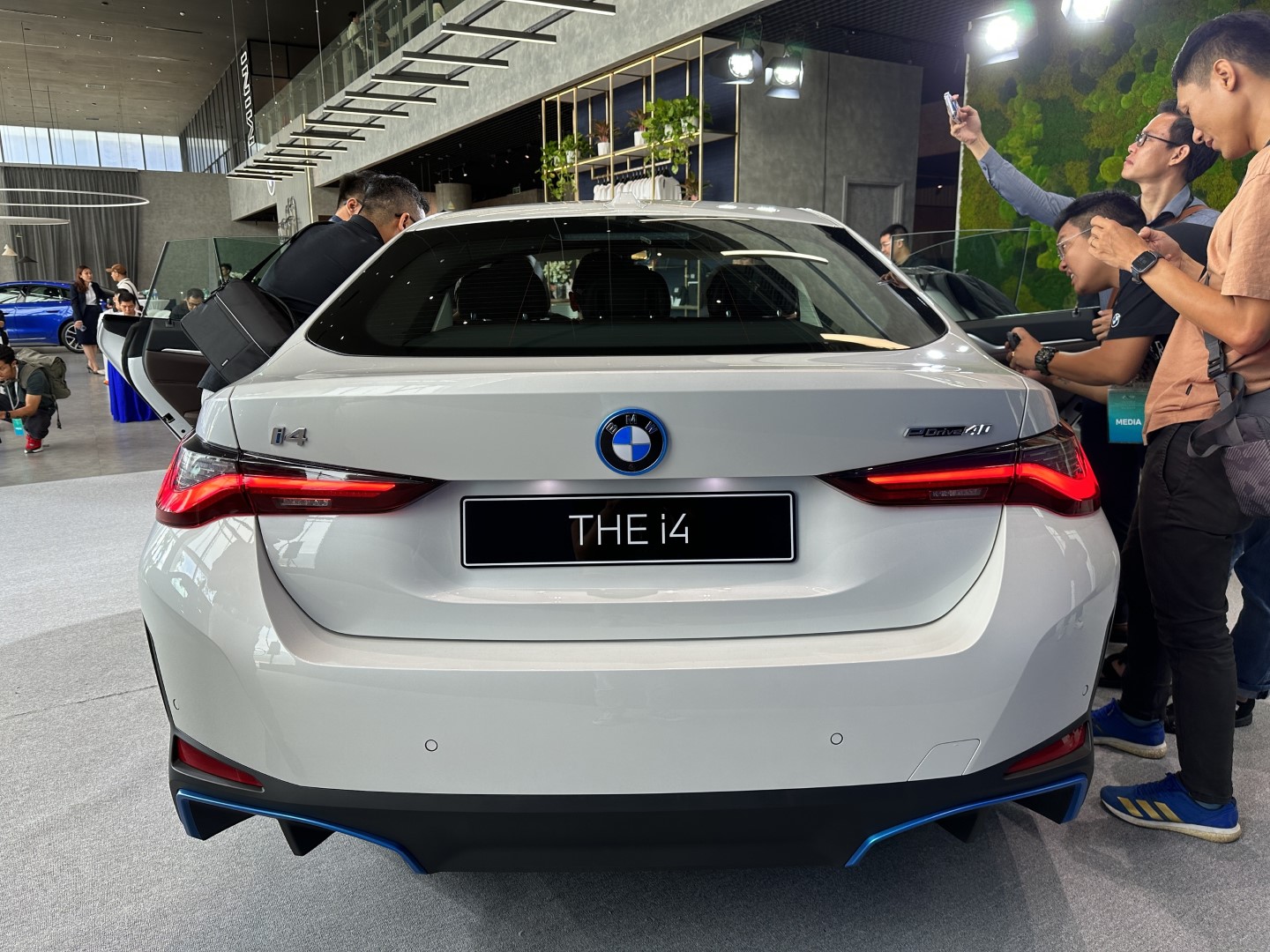 Đuôi xe BMW i4 2026