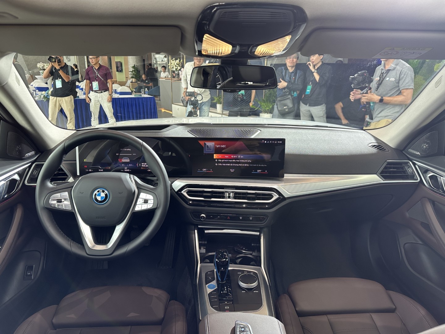 Nội thất BMW i4 2026