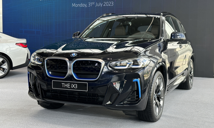 Giá xe BMW iX3 mới nhất niêm yết 3,539 tỷ đồng
