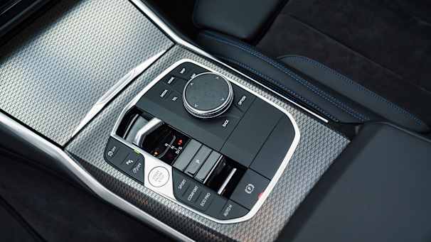 HỘP SỐ TỰ ĐỘNG 8 CẤP STEPTRONIC LỪNG DANH