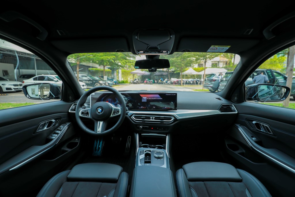 Thông số kỹ thuật BMW 320i M Sport 2026