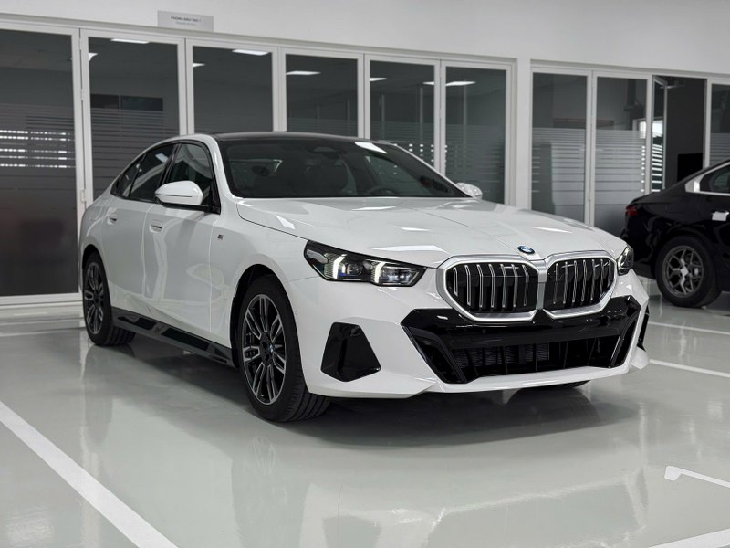 Giá xe BMW 5-Series mới nhất: Từ 2,589 tỷ