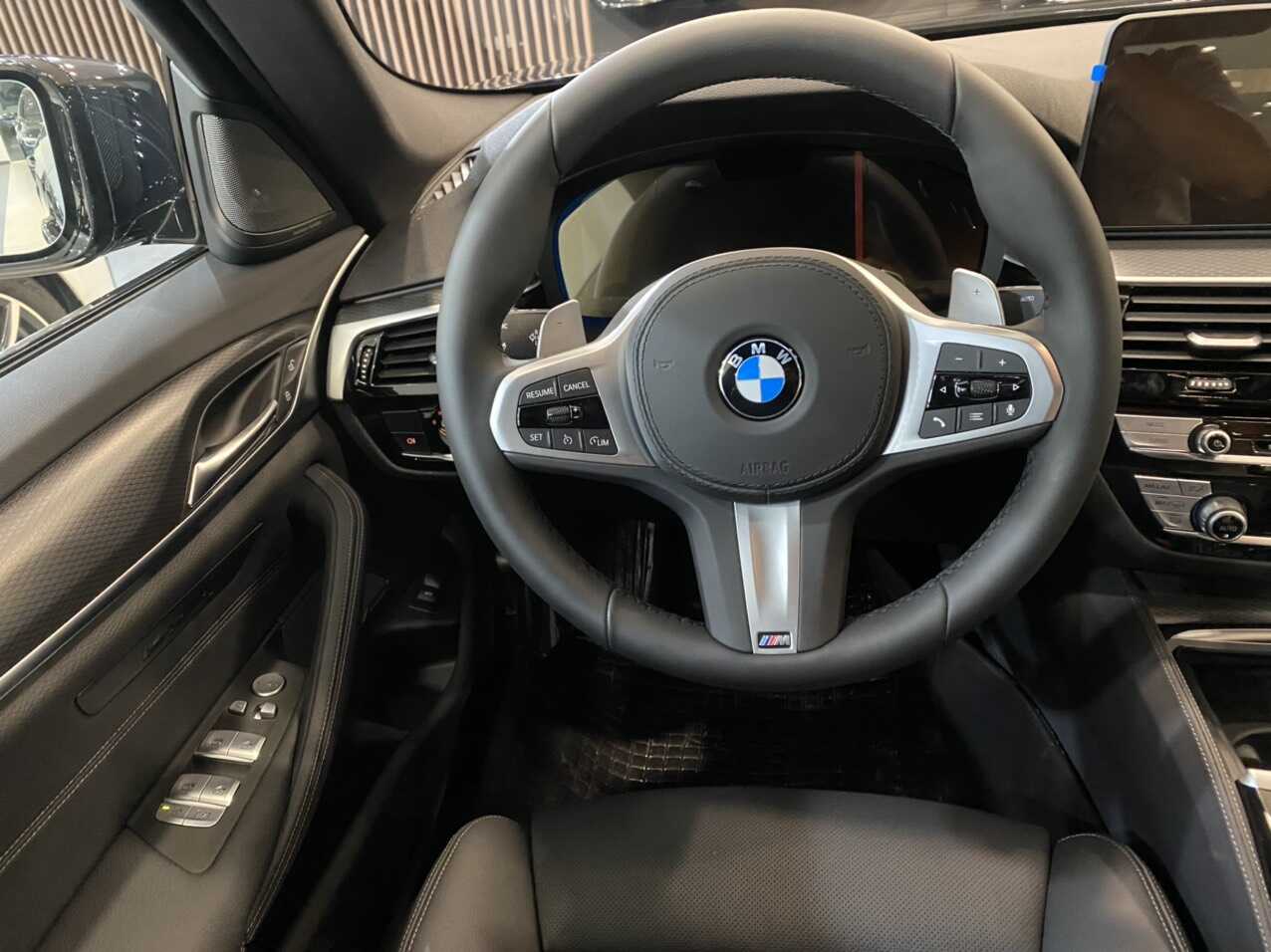 Vô lăng BMW 530i M Sport