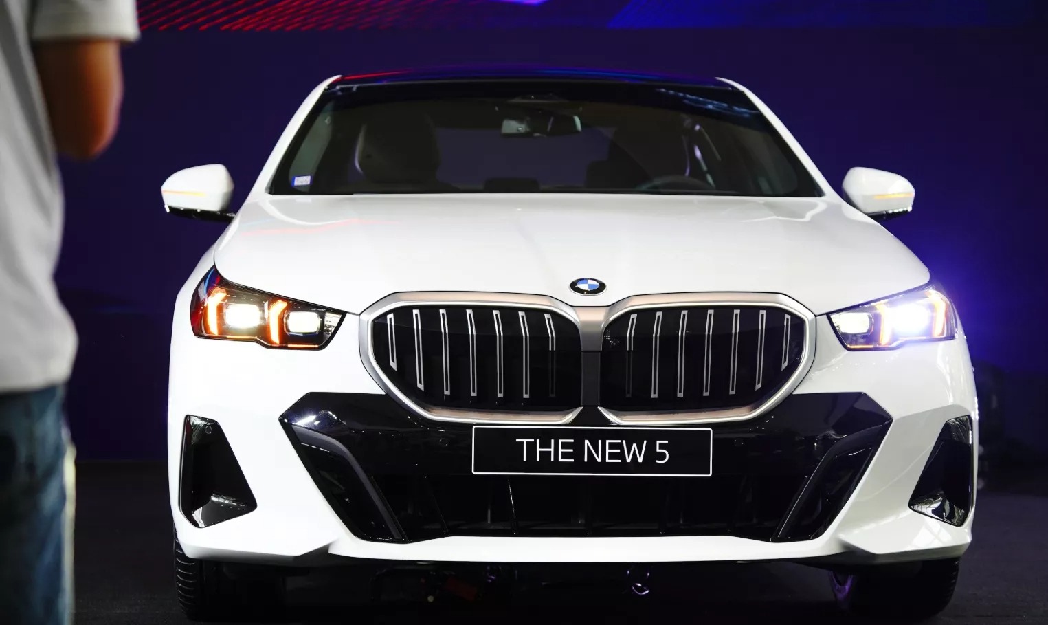 BMW 530i M Sport sở hữu ngoại hình thể thao, sang chảnh