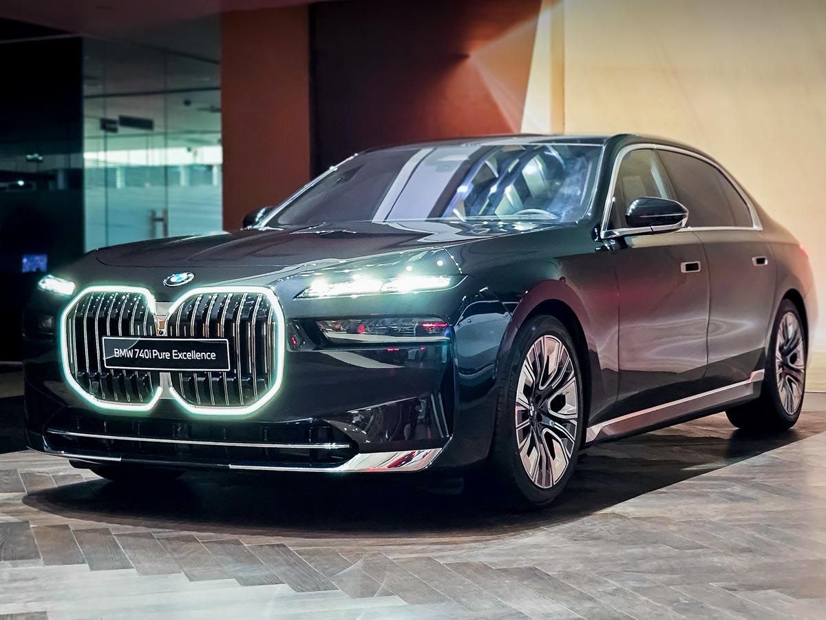 All New BMW 740i Pure Excellence 