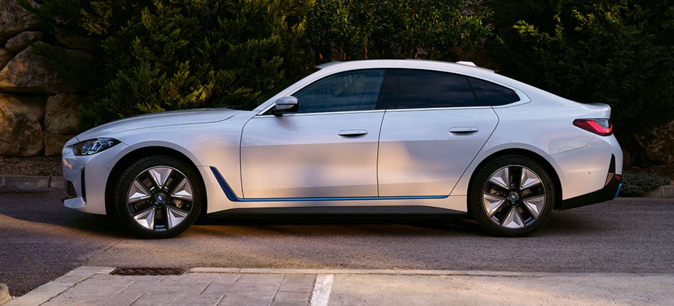 Khuyến mãi BMW i4 2026
