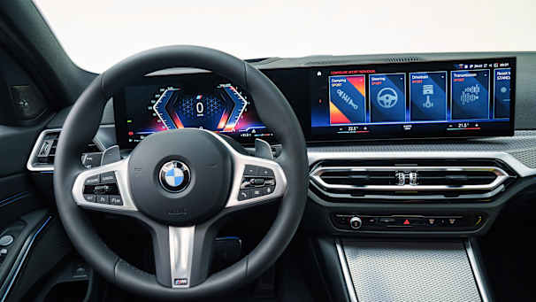 HỆ THỐNG THÔNG TIN GIẢI TRÍ BMW LIVE COCKPIT PROFESSIONAL