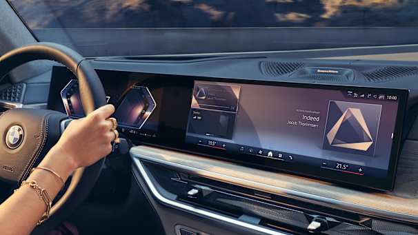 Hệ điều hành BMW Operating System 8.0.