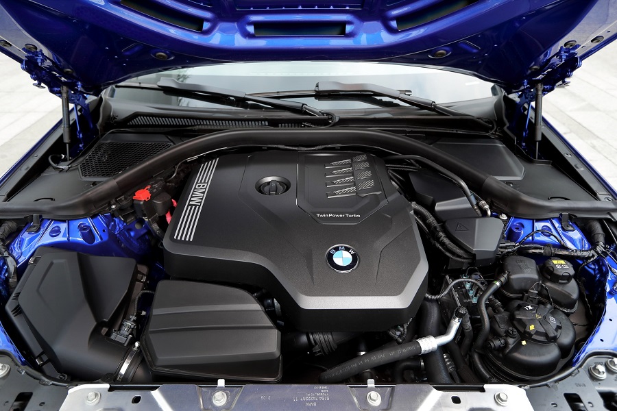 Động cơ BMW 330i 2026
