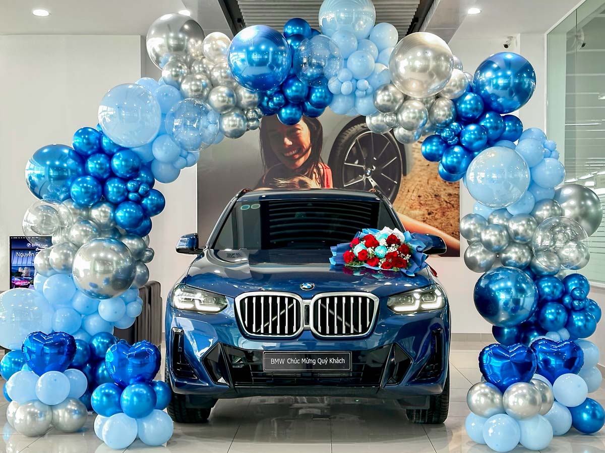 Lễ bàn giao xe BMW