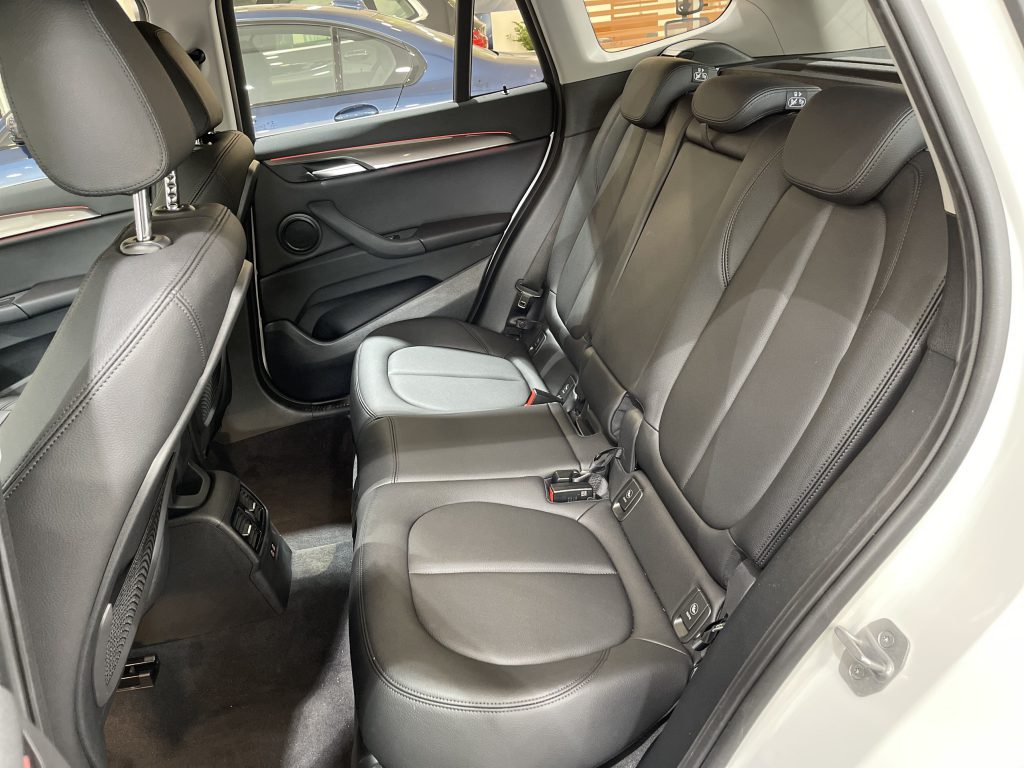 Hàng ghế sau thoải mái BMW X1 2026