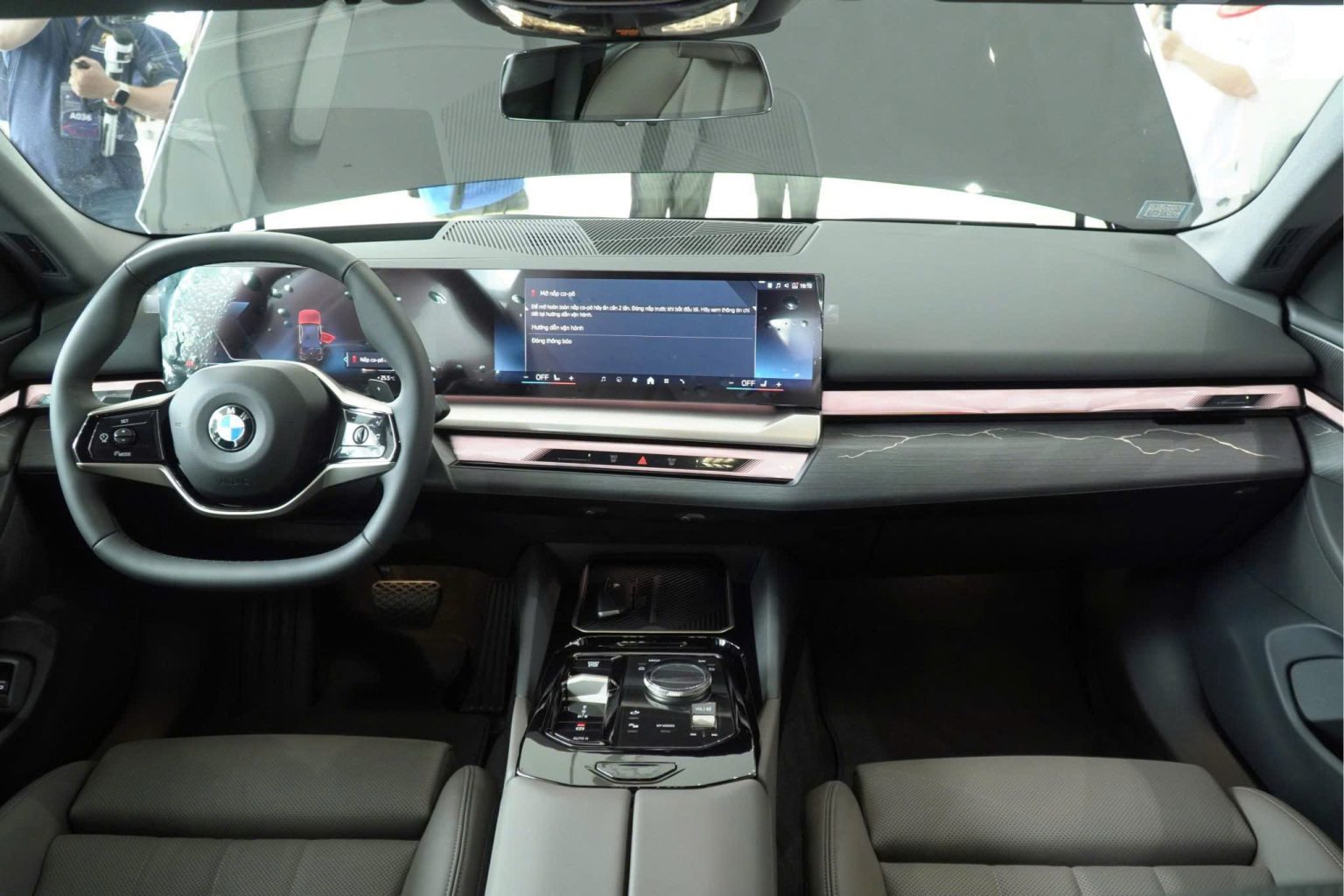 Nội thất BMW 520i Premium 2026