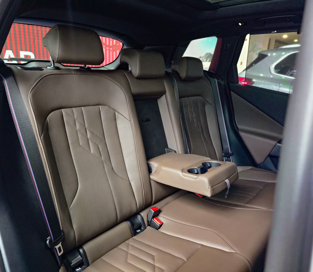 Hàng ghế sau rộng rãi trên BMW X3