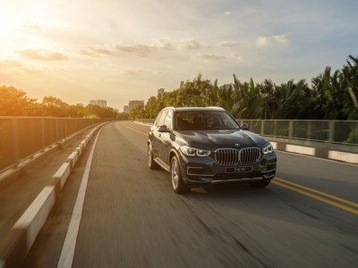 Ưu đãi tương đương 50% phí trước bạ khi mua xe BMW