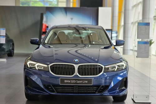 BMW 320i Sport Line 