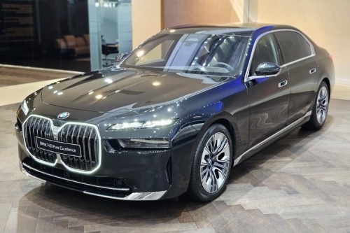 BMW 740i Pure Exellence